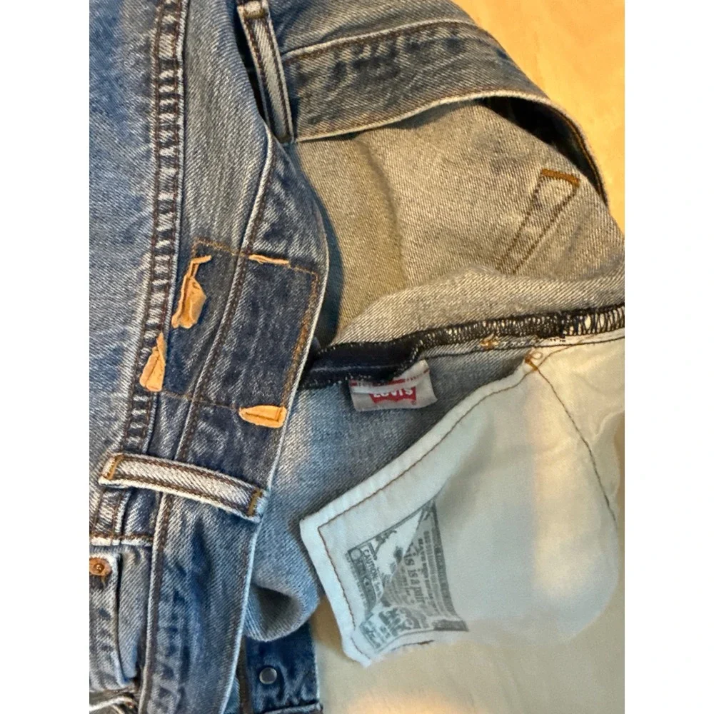 Levis 501 Original Fit Jeans Mens 34x30 Medium Wash Distressed Button Fly Mexico